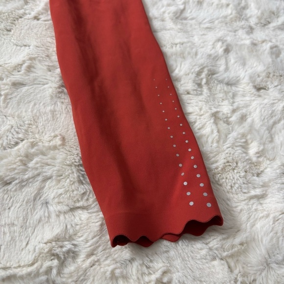 Varley Women's Size XS Orange Scalloped Hem Wesley Leggings - Picture 5 of 6